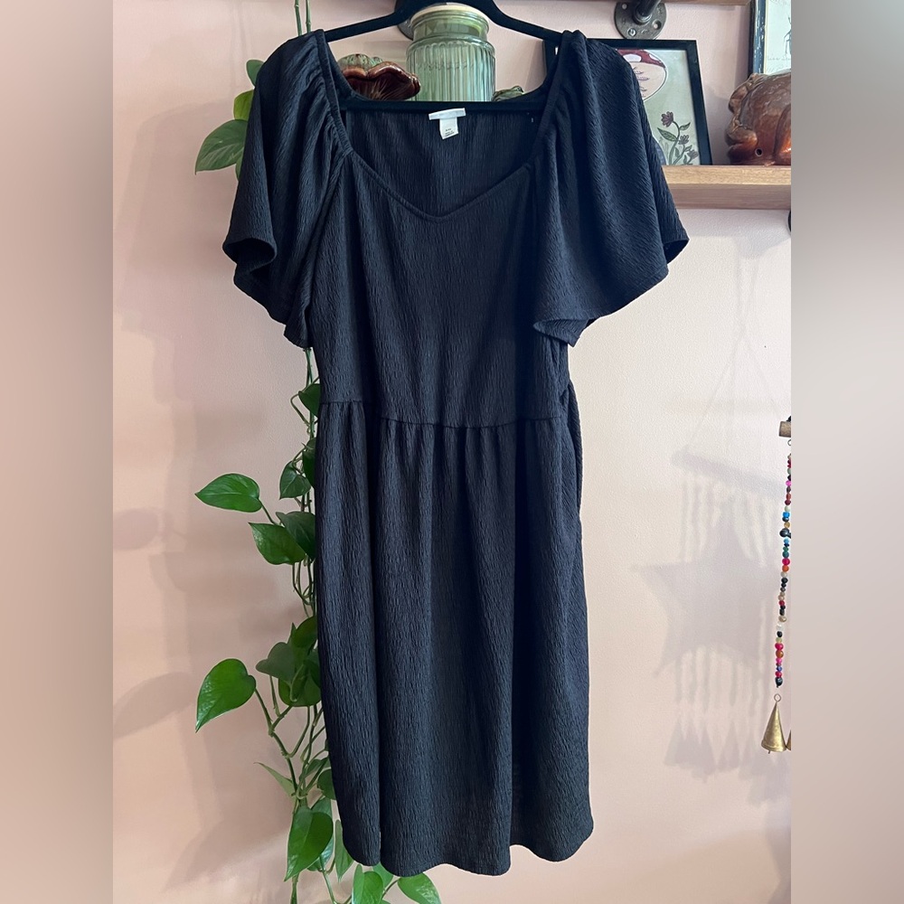 Ava & Viv Black Flutter-Sleeve Midi Dress